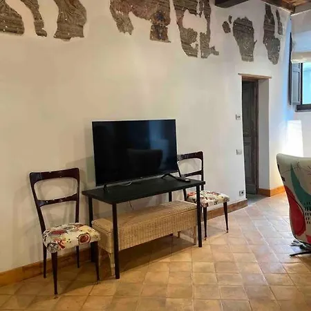 Bella Casa Affrescata Lägenhet *